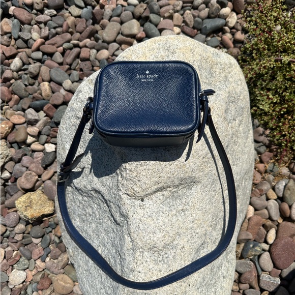 COPY - Kate spade mulberry street COLLECTIBLE average Wear pictures show everyt - Picture 5 of 16